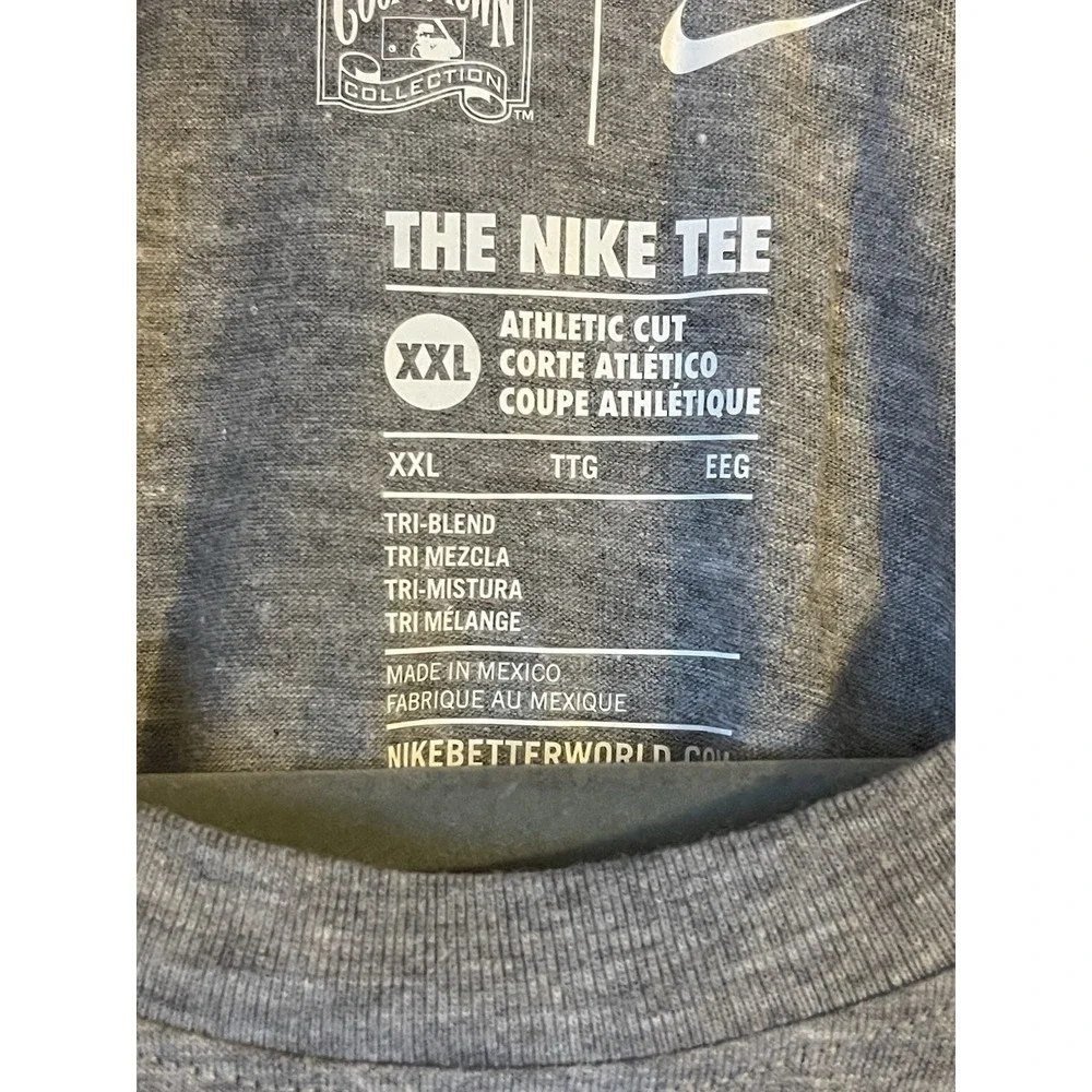 Men's 2XL NWOT New York Yankees Nike Cooperstown Collection Short Sleeve‎ Shirt